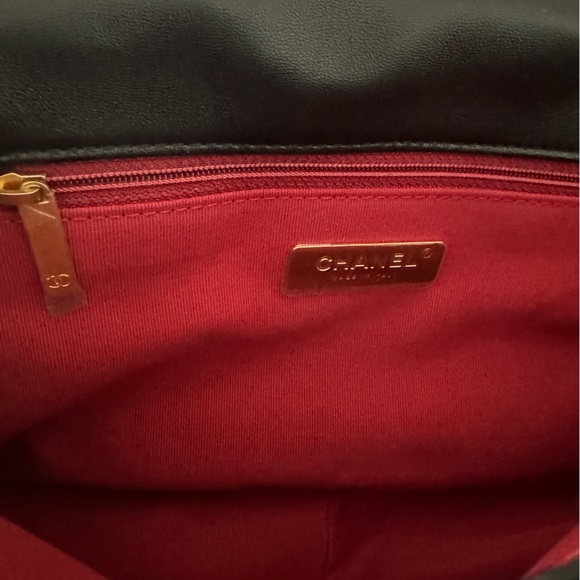 Chanel 19 Handbag - Brand New - Picture 11 of 15